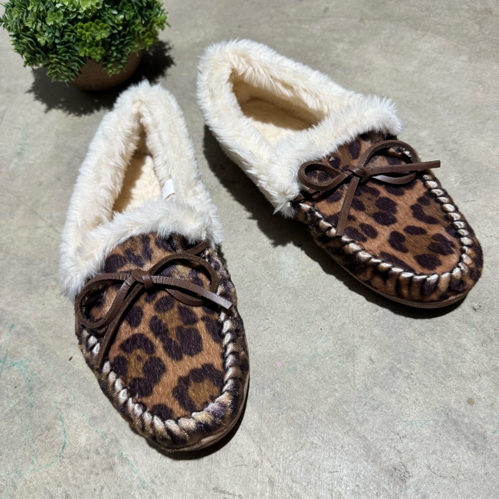 J Crew Calf Hair Leopard Animal Print Moccasins Slippers Size 8 Cozy Fall‎